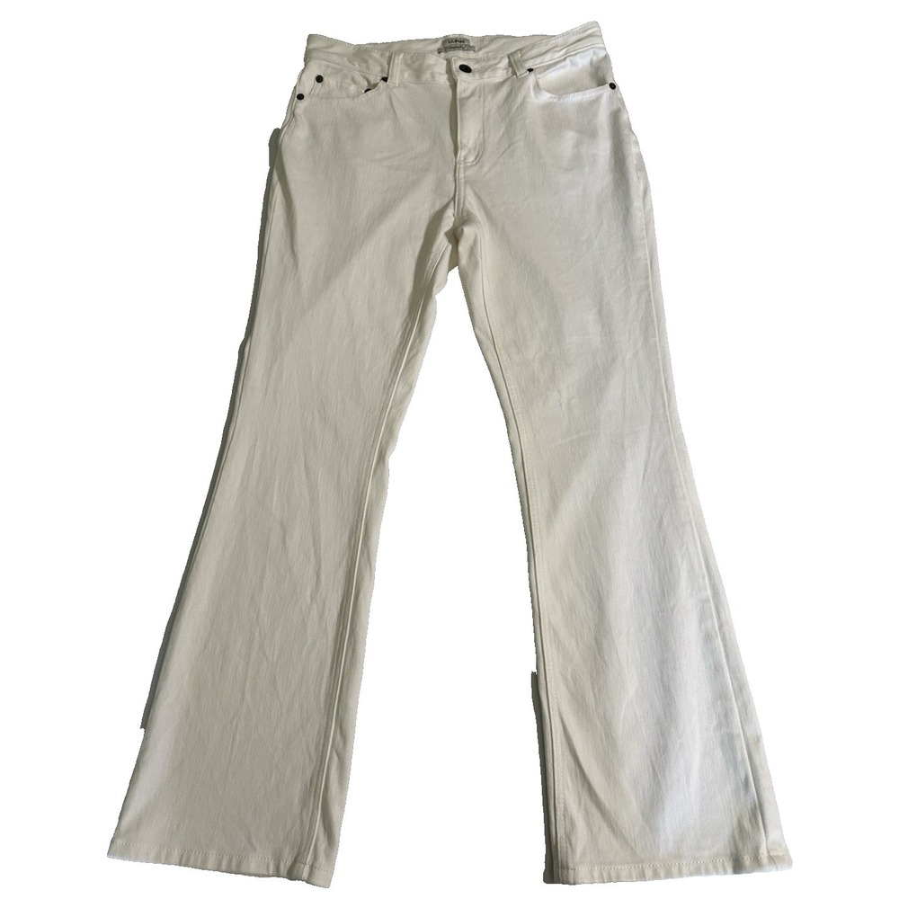 L.L. Bean Women's Classic Fit Cream Bootcut Stretch Jeans Size 6 Regular